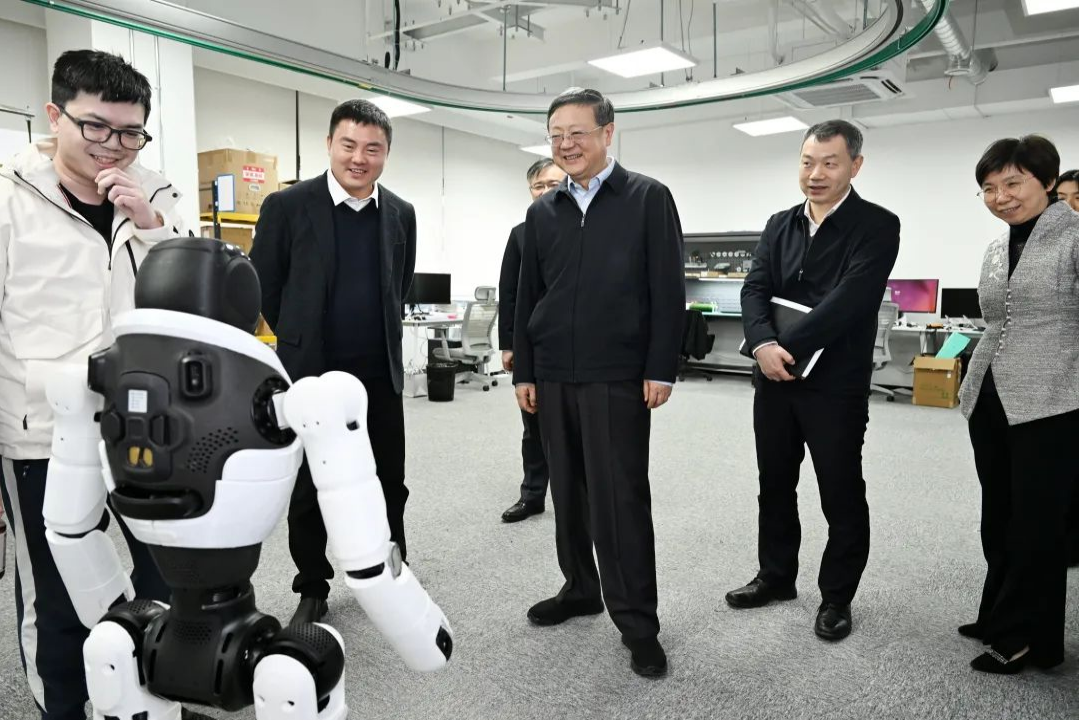 上海市委书记陈吉宁专题调研星空游戏机器人
